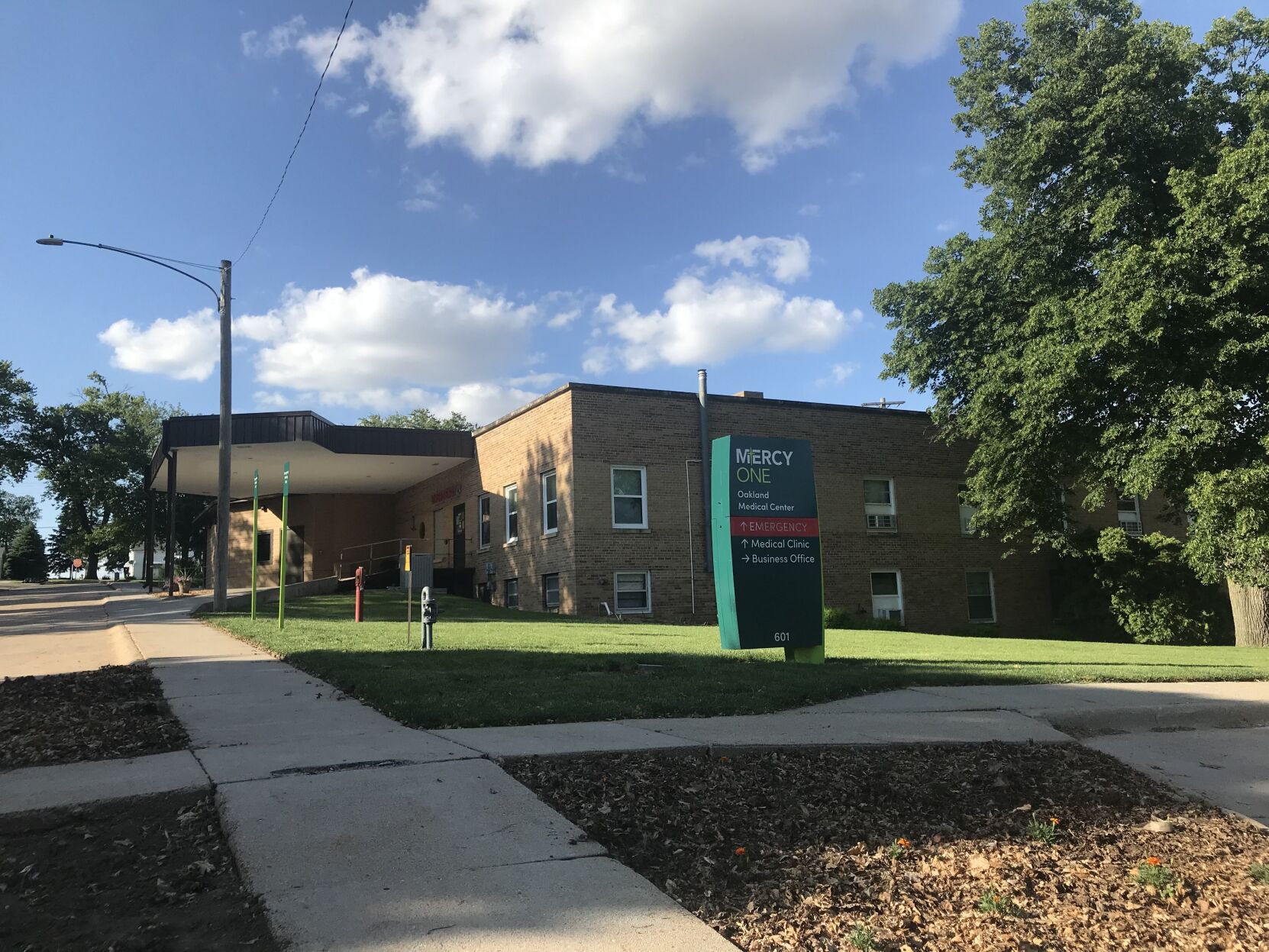 Oakland hospital closes